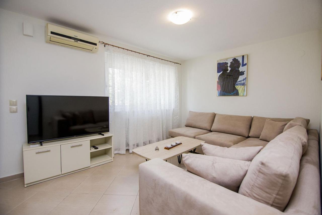 Kasta Bnb Ofrínion Extérieur photo