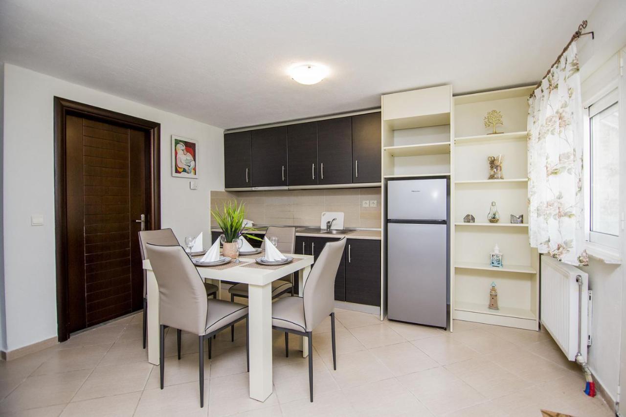 Kasta Bnb Ofrínion Extérieur photo